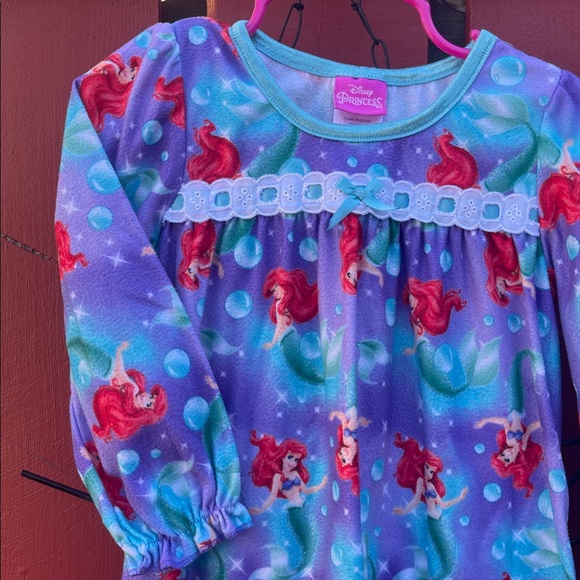 🌈 Disney Princess Arial Nightgown Sz 2T Bubbles Pjs - Picture 4 of 6